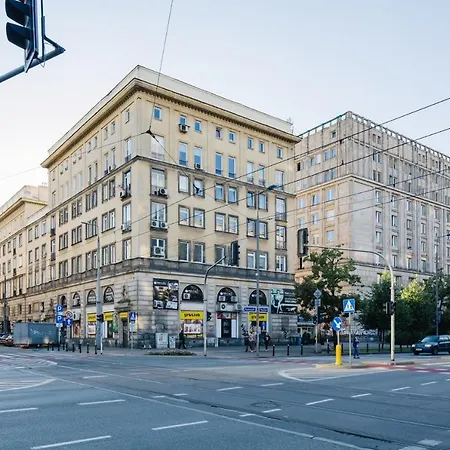 Апартаменты Metro Politechnika